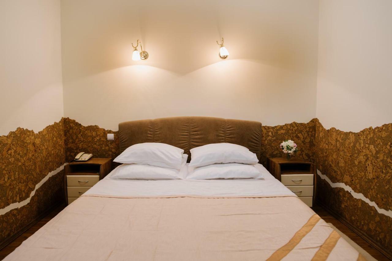 Villa Viktoriya Hotel Truskavets Buitenkant foto