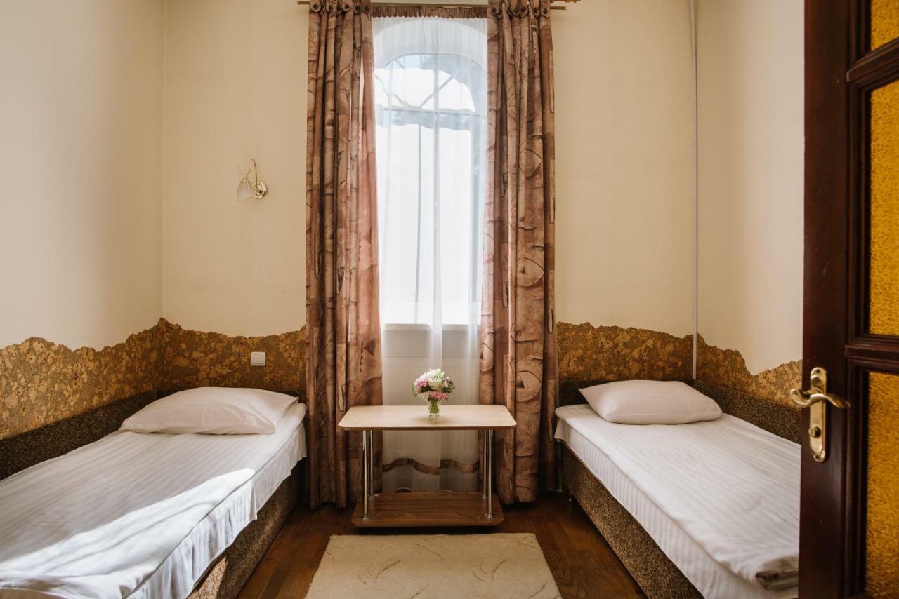 Villa Viktoriya Hotel Truskavets Buitenkant foto