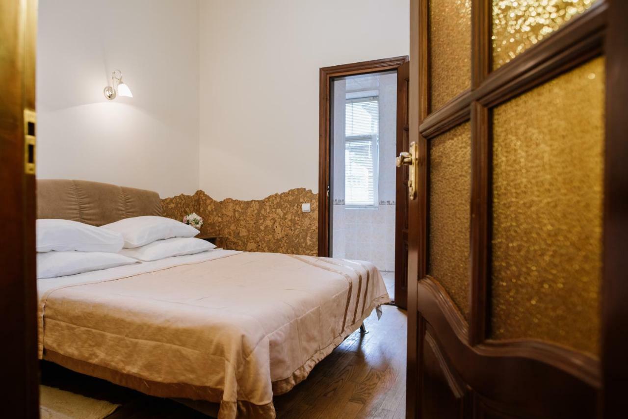Villa Viktoriya Hotel Truskavets Buitenkant foto