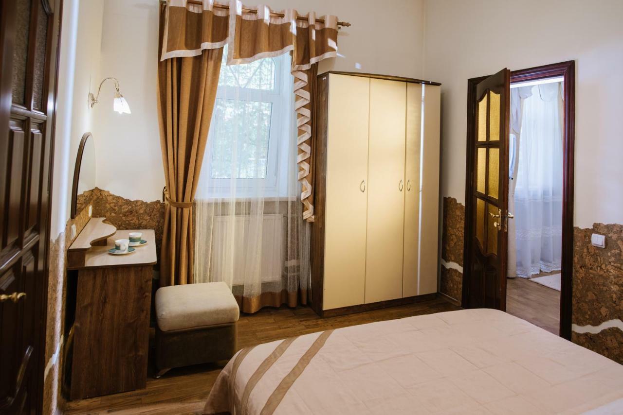 Villa Viktoriya Hotel Truskavets Buitenkant foto
